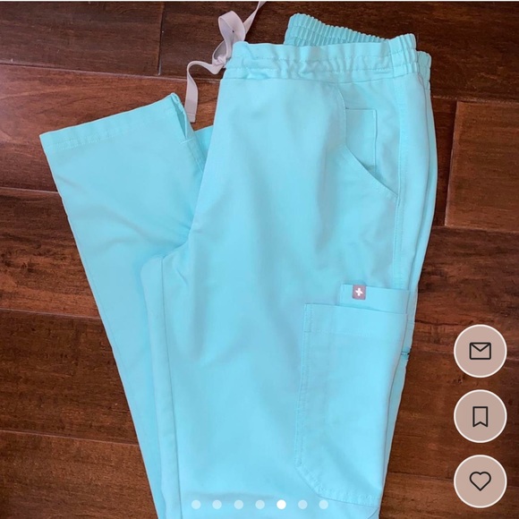 Reposhing my light blue figs scrubs aqua limited edition - Picture 5 of 9